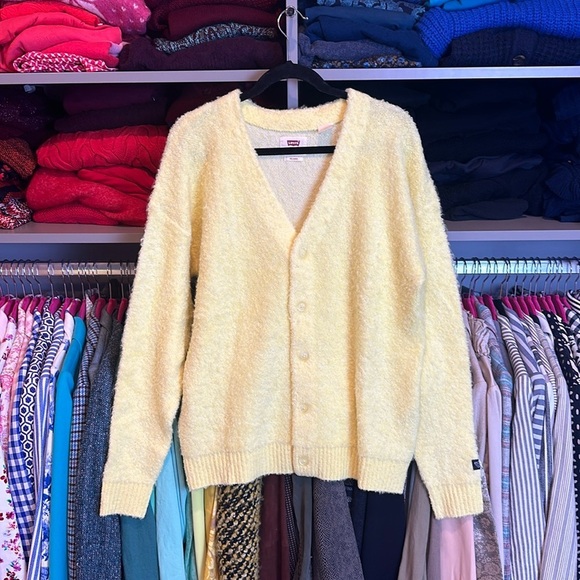 Levi’s yellow long sleeve v neck oversized button front cardigan size S - Picture 1 of 3